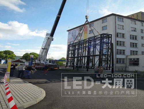 L<a href=http://m.baibaigao.cn target=_blank>led@ʾ</a>ݿ˹͇