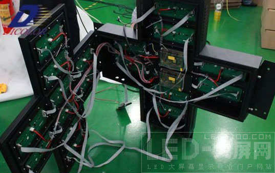 德彩光電成功研發(fā)十字架顯示屏